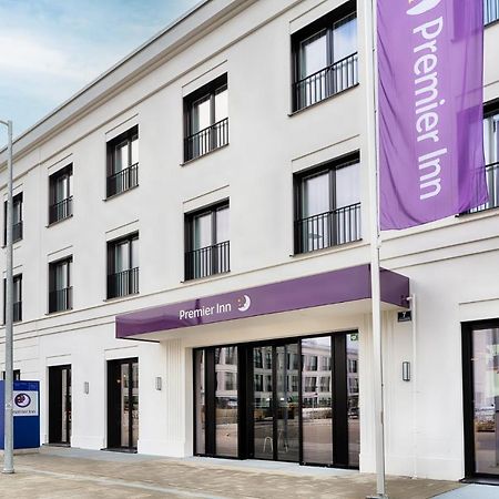 Premier Inn Regensburg City Centre Exterior photo