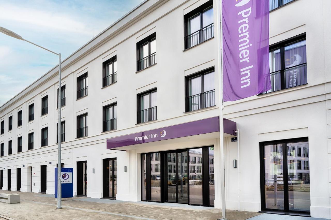 Premier Inn Regensburg City Centre Exterior photo